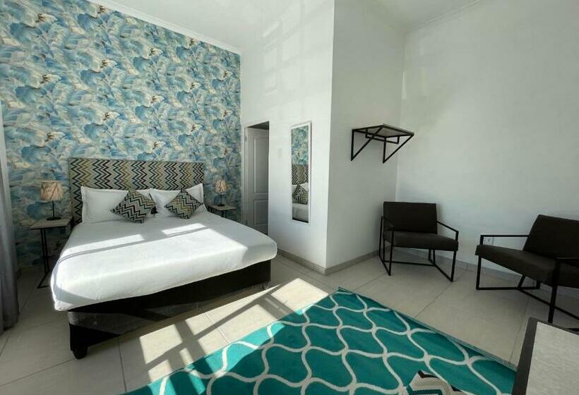 פנסיון 24 On York Guesthouse