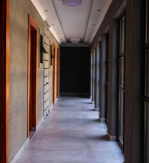 Пансион Honolulu Lifestyle Guest Lodge