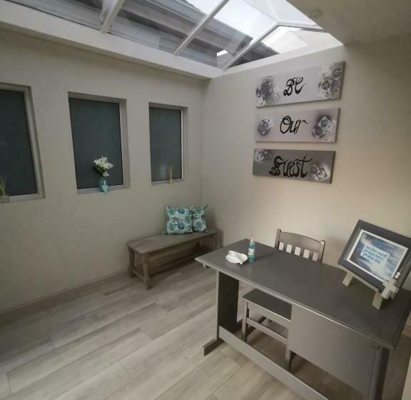 פנסיון Utopia Guest House