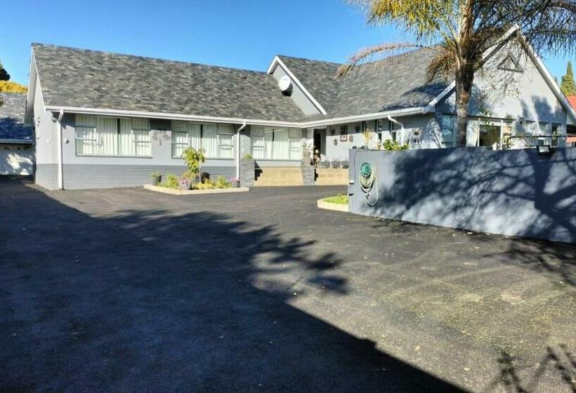 פנסיון Utopia Guest House