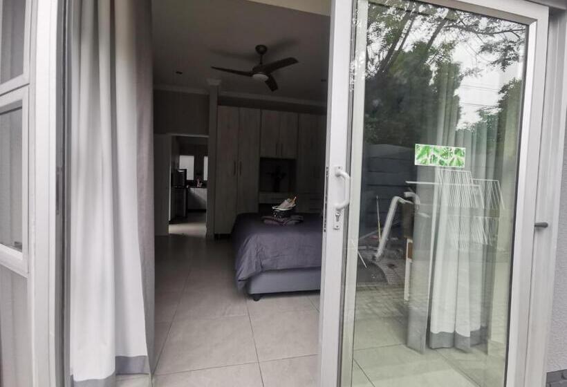 פנסיון Utopia Guest House