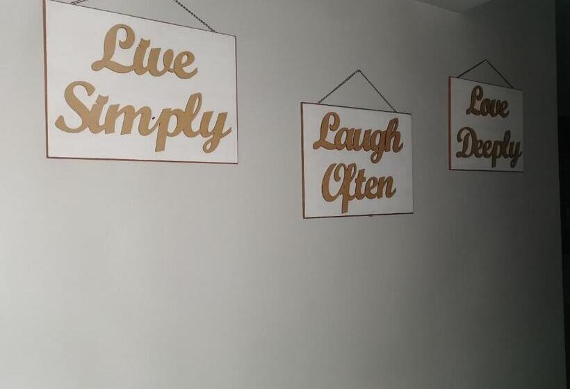 פנסיון Utopia Guest House