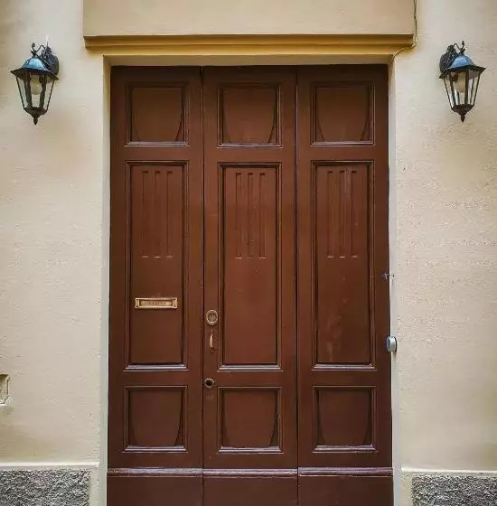 هاستل The Host   Web Check In