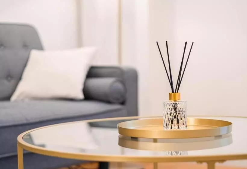 هاستل The Host   Web Check In