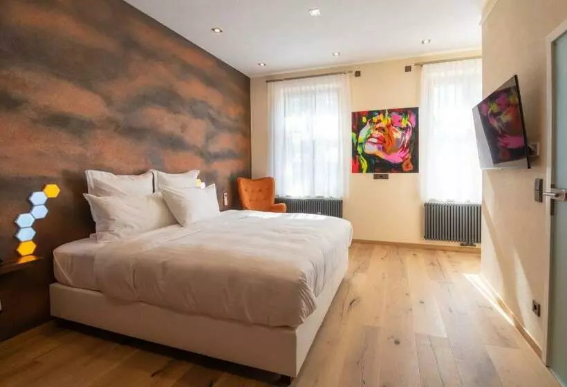 Hotelli Liebknecht 13