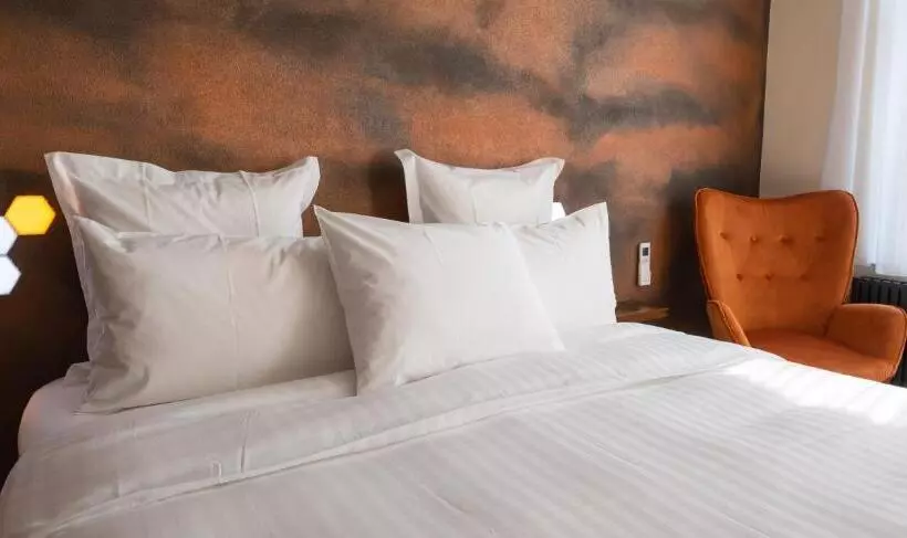 Hotelli Liebknecht 13