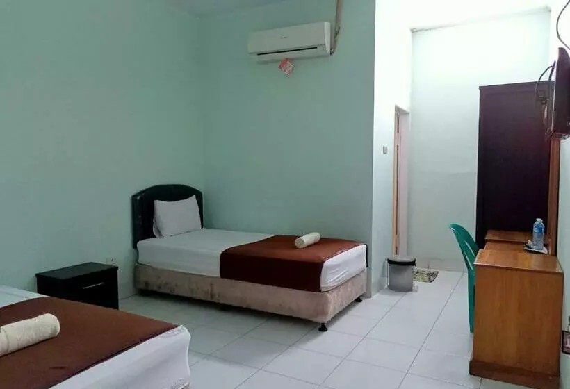 ホテル Nusa Indah