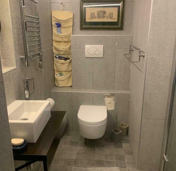 بنسيون Room With A View