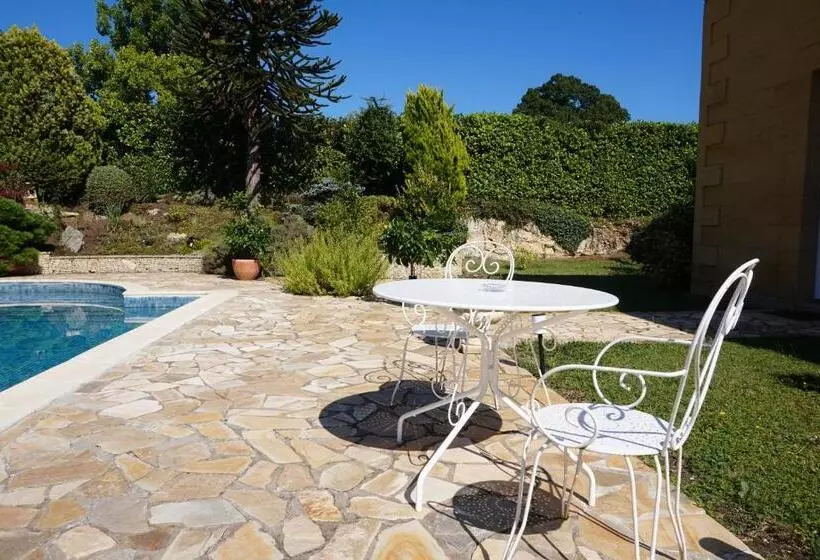 Aamiaismajoitus (B&B) Maison Coqueréaumont