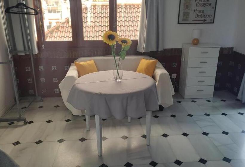 تختخواب و صبحانه San Basilio´s Red House