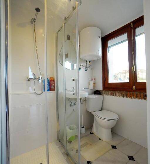 تختخواب و صبحانه San Basilio´s Red House