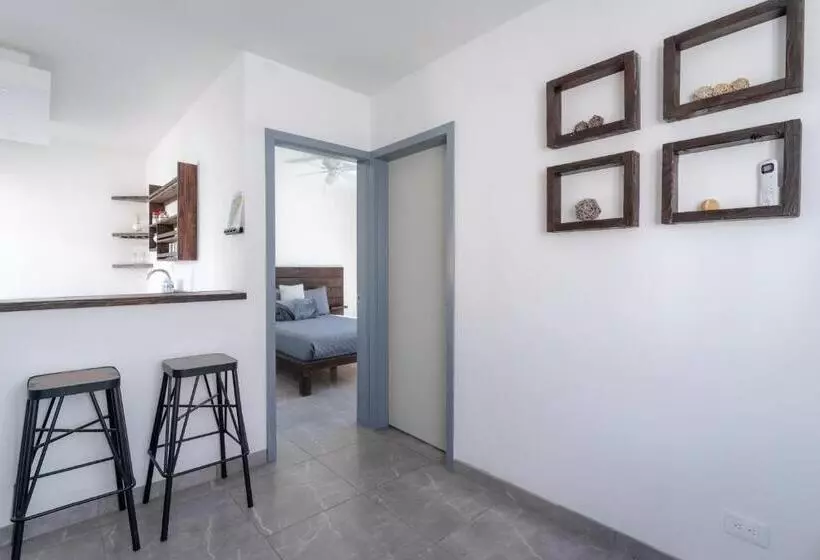 Collins Village Hotel Boutique