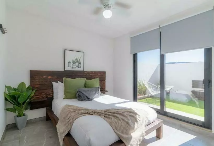 Collins Village Hotel Boutique