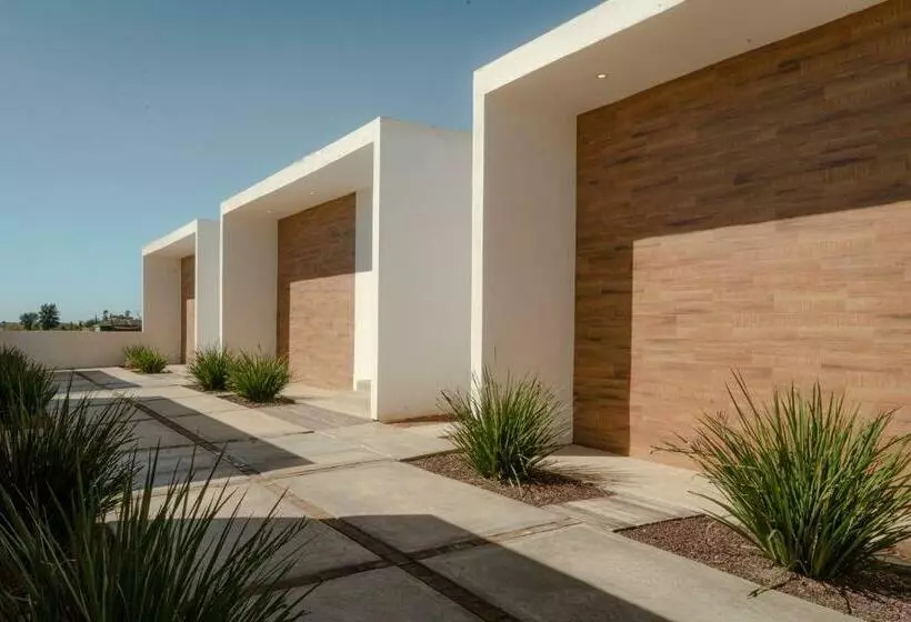 Collins Village Hotel Boutique