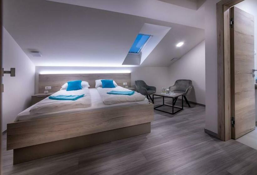 پانسیون Rooms S Center