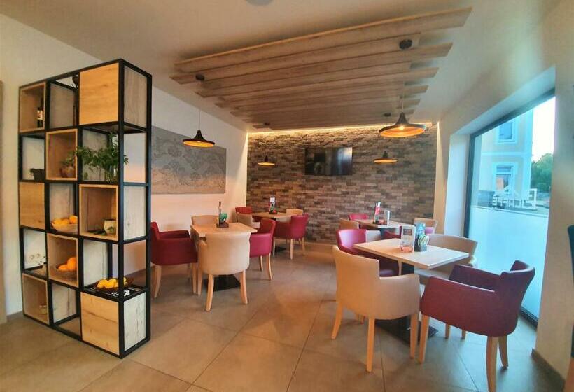 پانسیون Rooms S Center