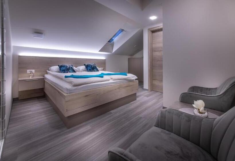 پانسیون Rooms S Center