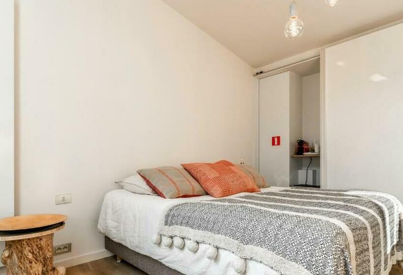 تختخواب و صبحانه Alliance Garden Room