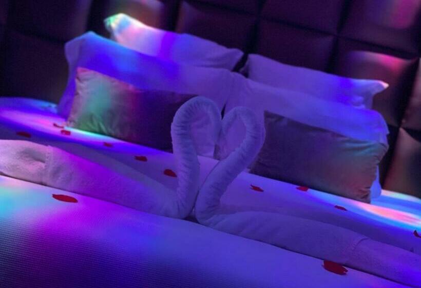 تختخواب و صبحانه Spalace