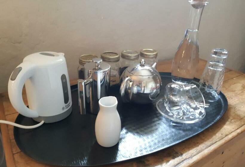 بنسيون Huberts