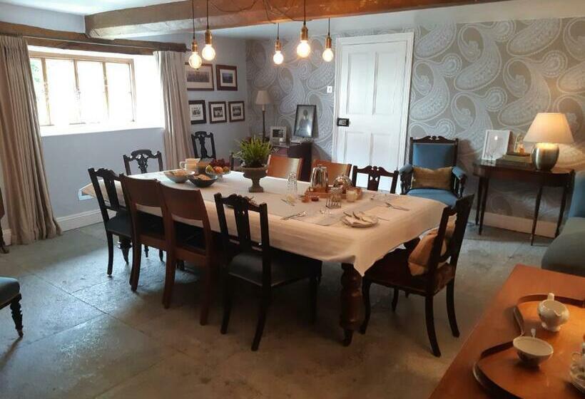 بنسيون Huberts