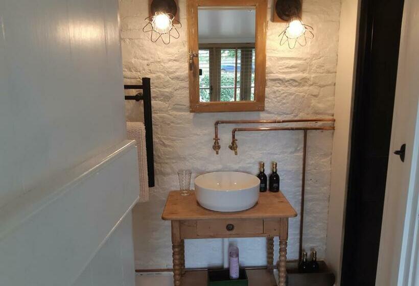 بنسيون Huberts