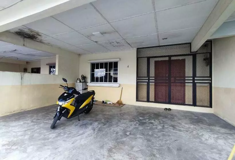 ホテル Oyo 90323 Iqbal Homestay