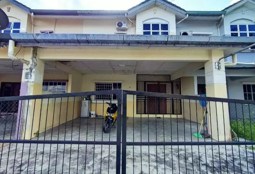 ホテル Oyo 90323 Iqbal Homestay