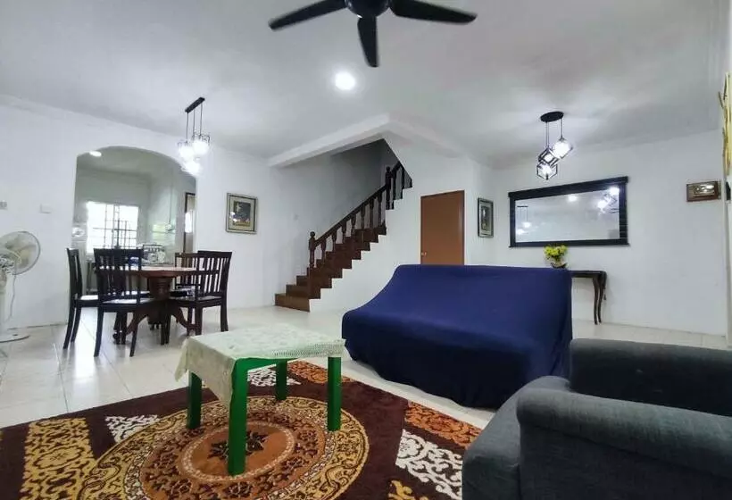 ホテル Oyo 90323 Iqbal Homestay