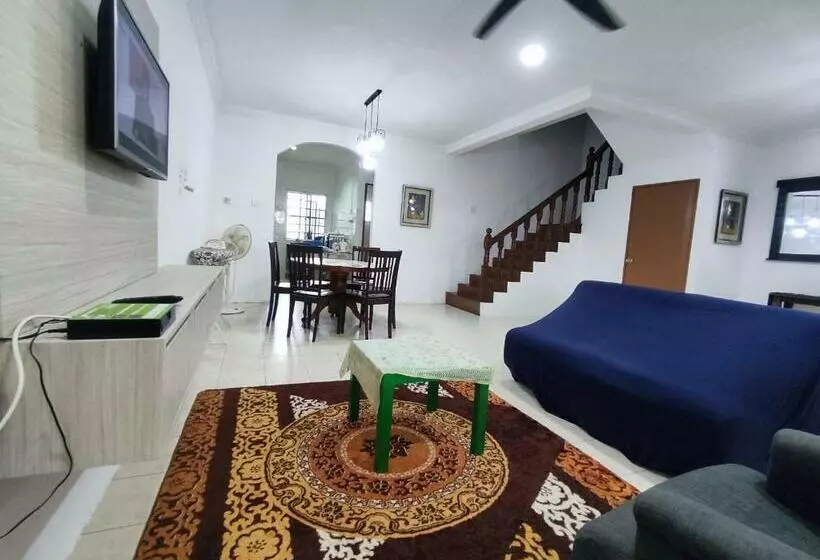 ホテル Oyo 90323 Iqbal Homestay