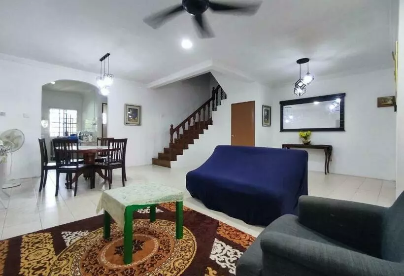 ホテル Oyo 90323 Iqbal Homestay