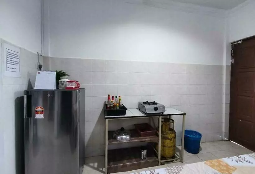 ホテル Oyo 90323 Iqbal Homestay