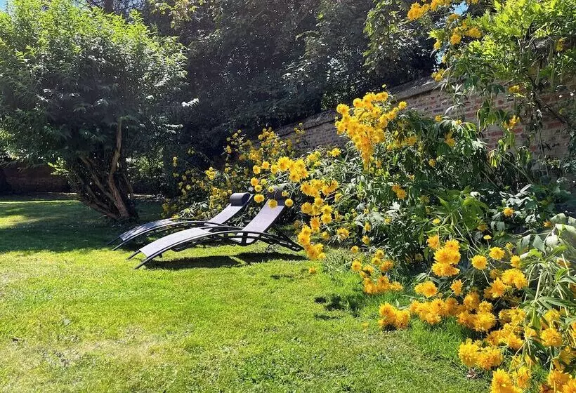 ベッドアンドブレックファースト Château D Aigneville