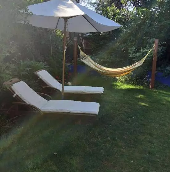 Aamiaismajoitus (B&B) Osborne Lodge