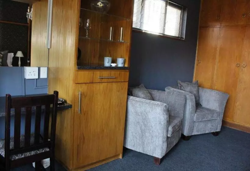 ペンション Lindekroon Guest House