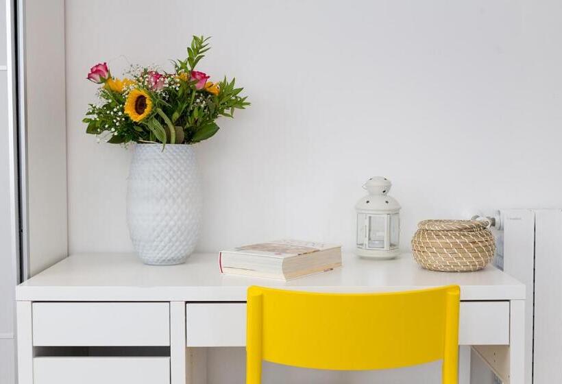 פנסיון Nerissa Suites&rooms