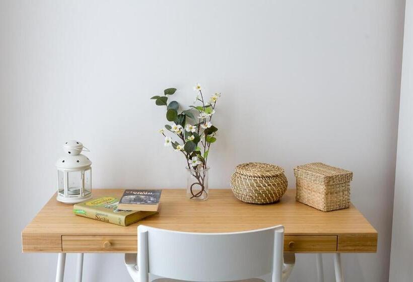 פנסיון Nerissa Suites&rooms