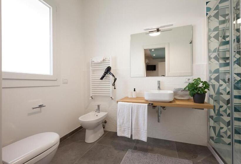 פנסיון Nerissa Suites&rooms