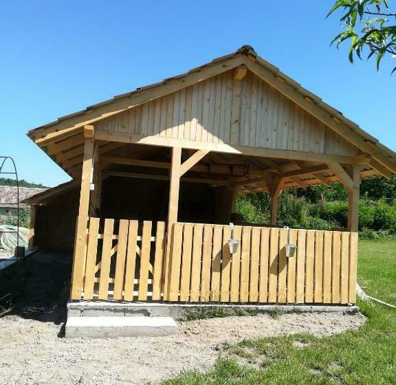 膳宿费 Retro Regina