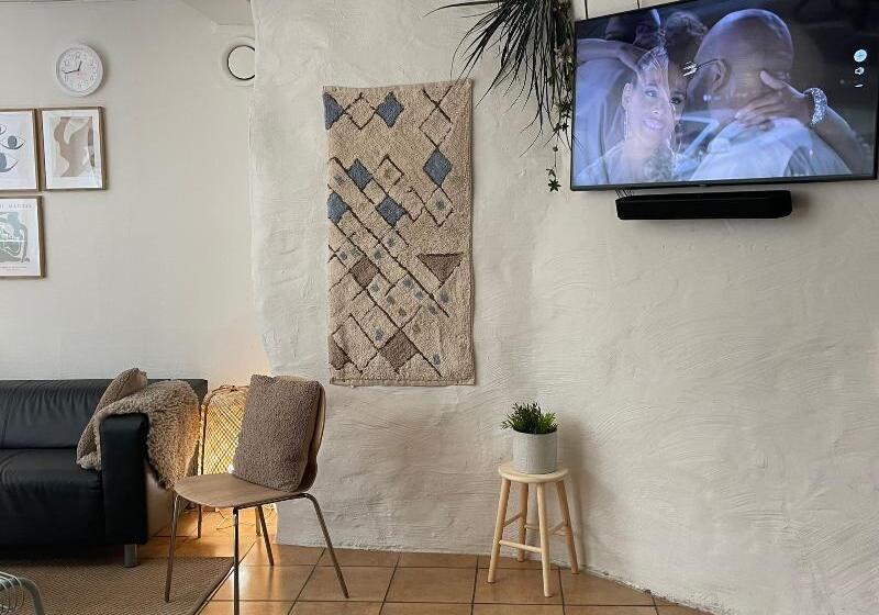 هاستل Nomad Cave