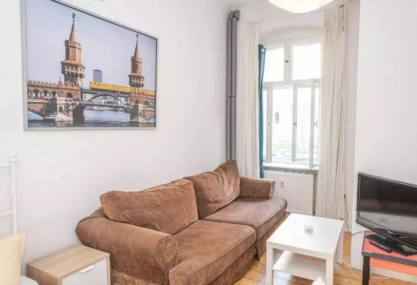 مسافرخانه Backpackerberlin