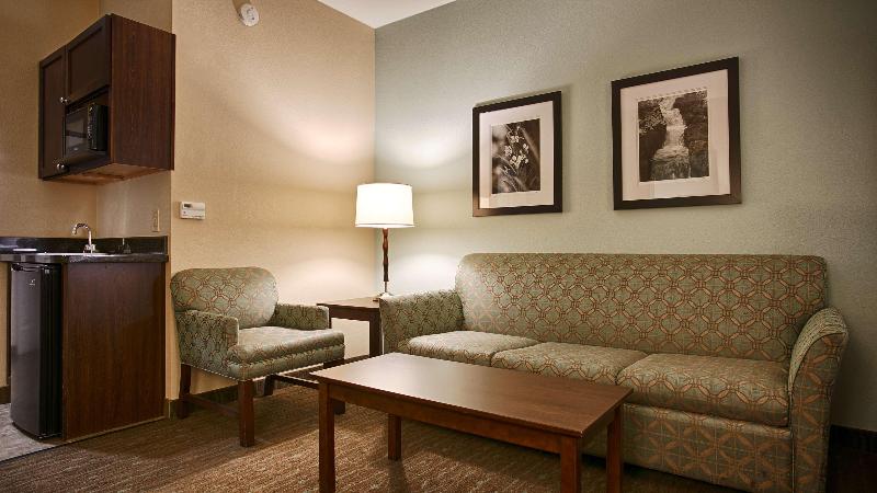 בית מלון כפרי Best Western Plus Texarkana Inn And Suites