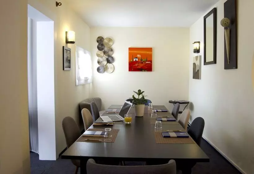 هتل Kyriad Direct Chilly Mazarin