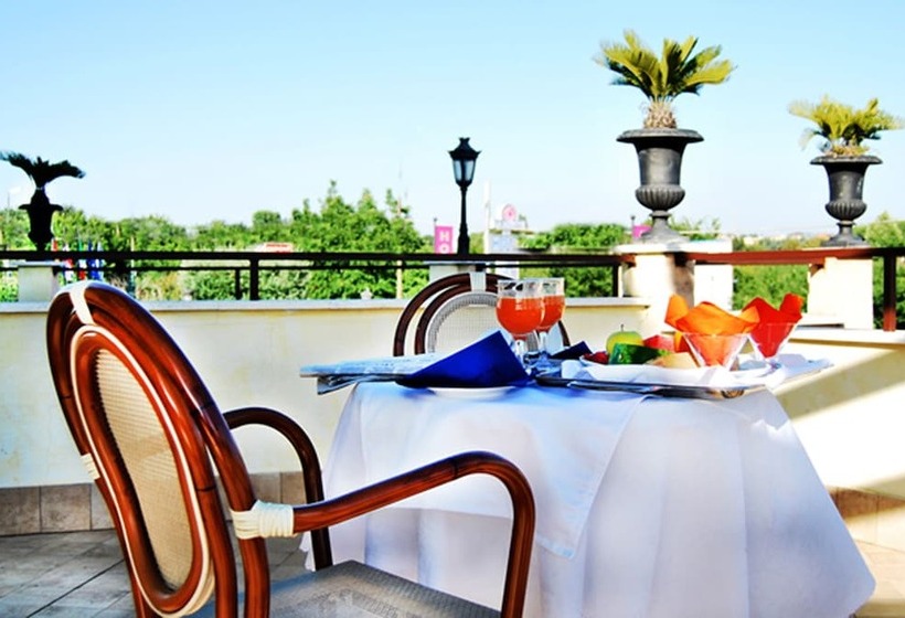 Отель La Fayette