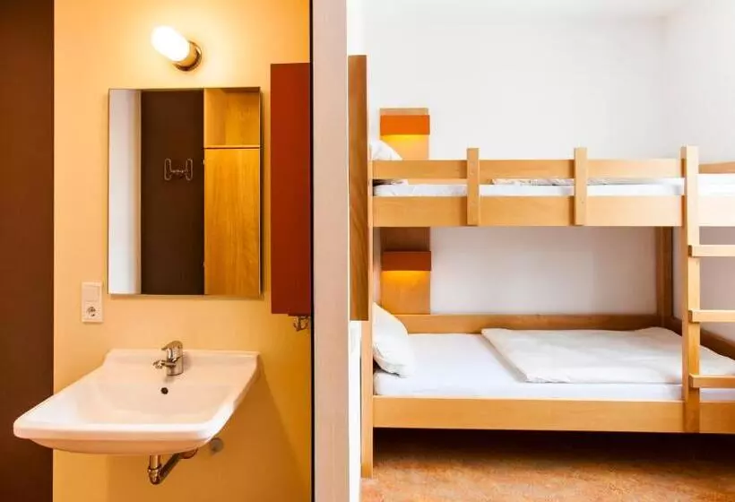 Jugendherberge Garmisch Partenkirchen Membership Required!