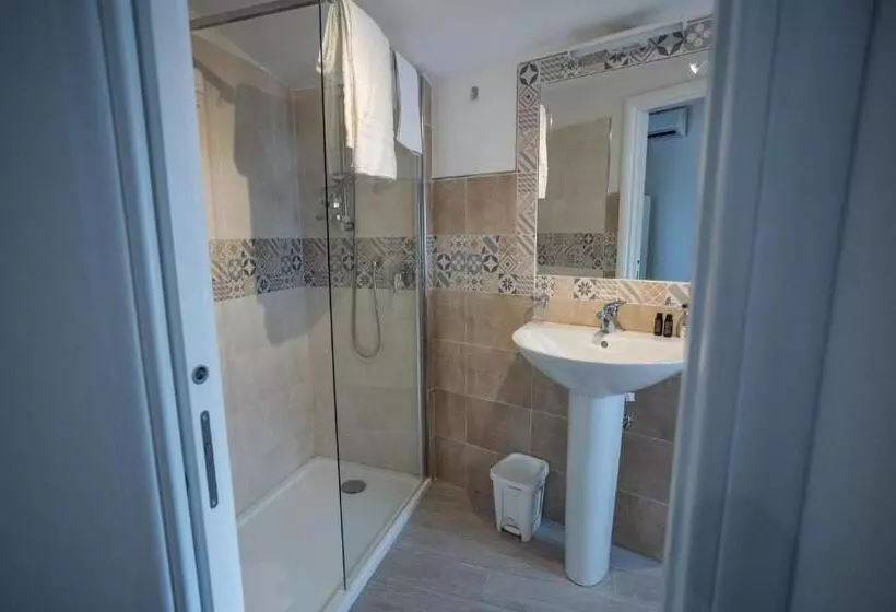 تختخواب و صبحانه Exclusives