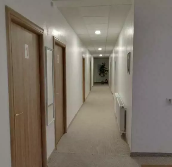 هتل Hunedoara Sport Confort