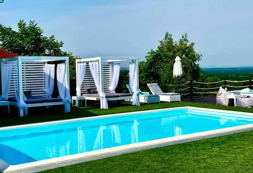 Love And Dream élményvilla