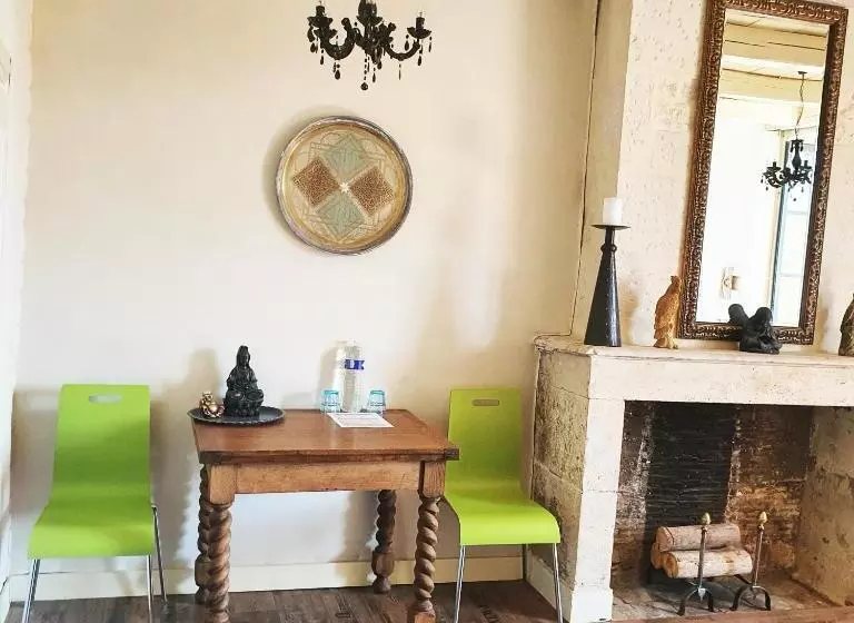 Aamiaismajoitus (B&B) Maison Fossemagne