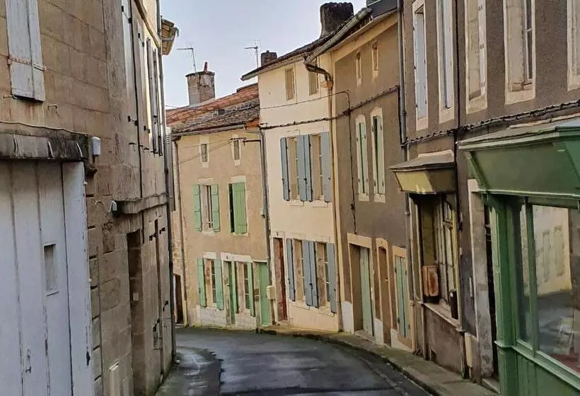 Aamiaismajoitus (B&B) Maison Fossemagne